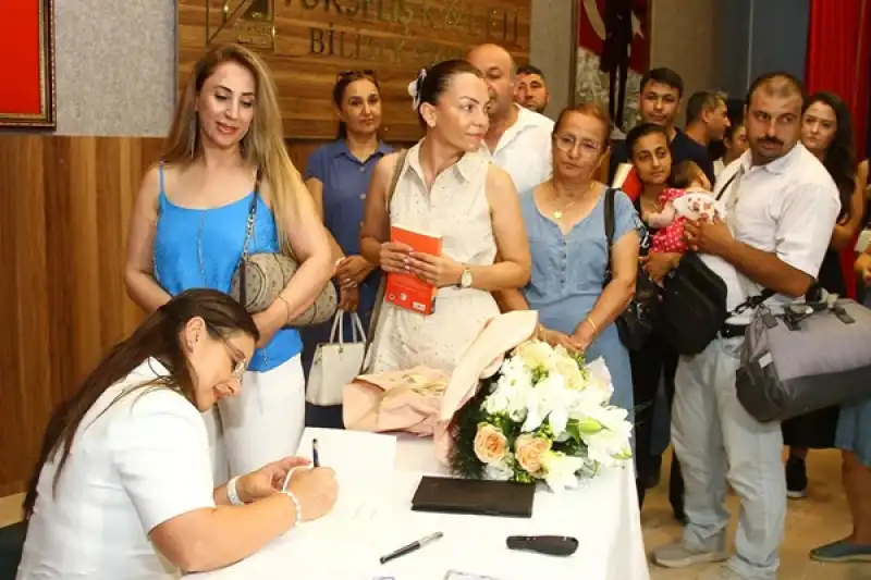 Seval Kirmit Yazar’dan “İletişim Köprüsü” Tanıtımı