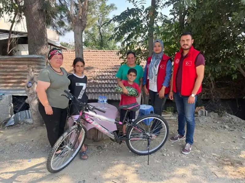 Hatay'da Su Satarak Bisiklet Almak Için Para Biriktiren çocuğun Hayali Gerçek Oldu