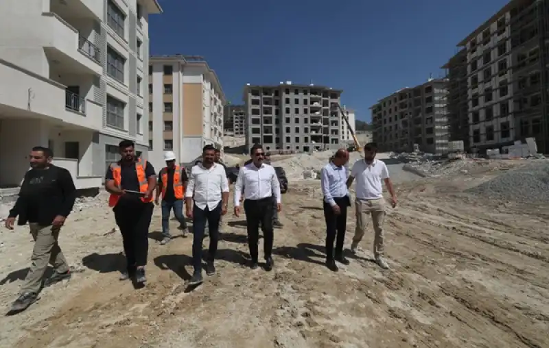 Hatay'da Afet Konutları Ve Sosyal Donatı Alanlarının Yapımı Sürüyor