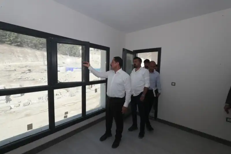 Hatay'da Afet Konutları Ve Sosyal Donatı Alanlarının Yapımı Sürüyor