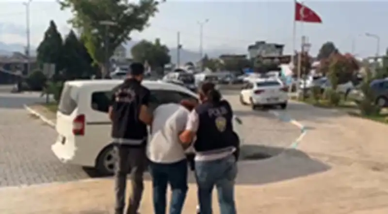 Hatay'da Iş Yerine Silahlı Saldırıya Ilişkin Yakalanan 3 Zanlıdan 1'i Tutuklandı
