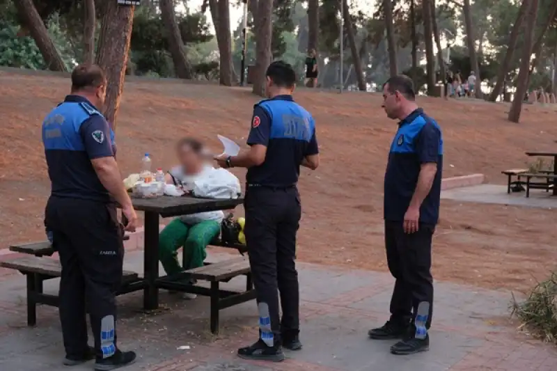 Defne Belediyesi’nden Daha Düzenli Ve Güvenli Bir İlçe İçin Denetimler Sürüyor