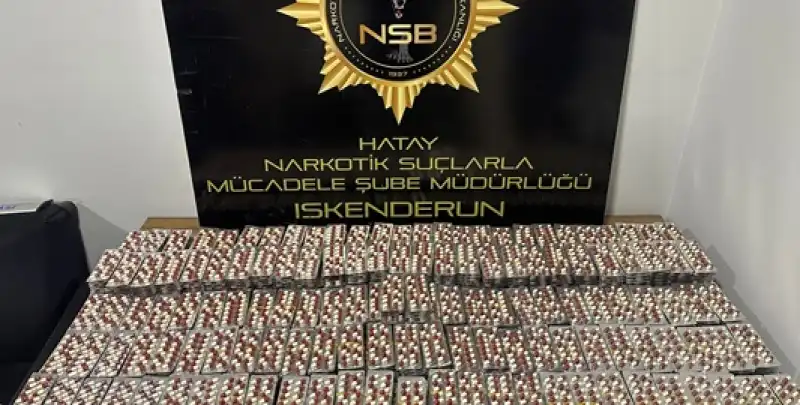 Hatay İskenderun'da Otomobilde 16 Bin 744 Uyuşturucu Etkili Hap Ele Geçirildi
