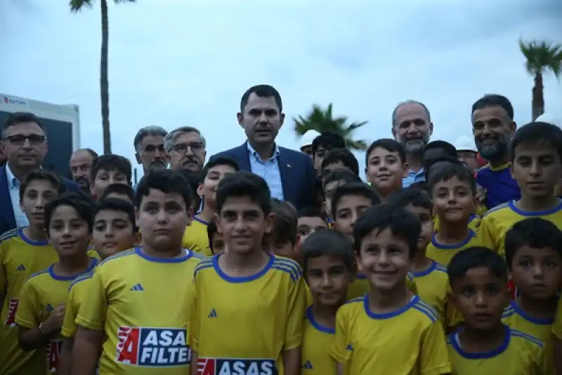 Bakan Kurum, İskenderun Sahilindeki Düzenleme Ve Yenileme çalışmalarını Inceledi