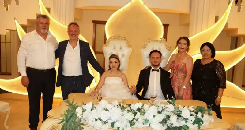 Siyaset, Sanat Ve İş Dünyası Bu Düğünde Buluştu