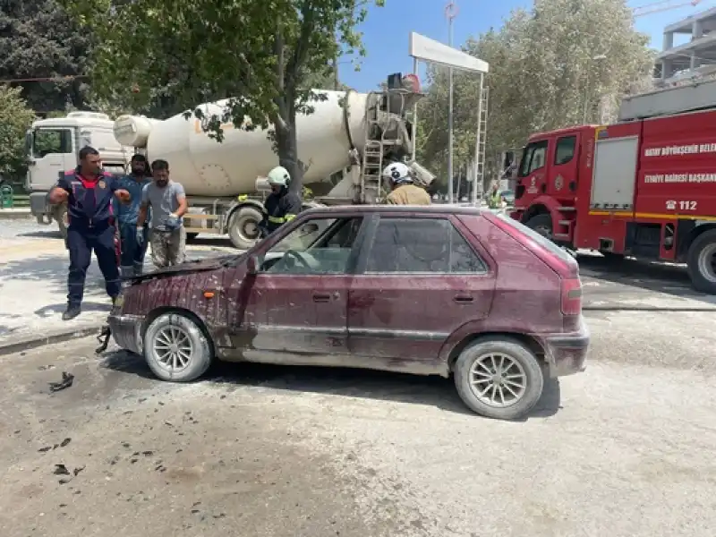 Hatay'da Park Halindeki Otomobilde çıkan Yangın Söndürüldü