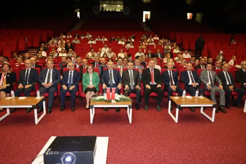 Rektör Prof. Dr. Veysel Eren, Üniversiteler Arası İş Birliği Zirvesine Katıldı