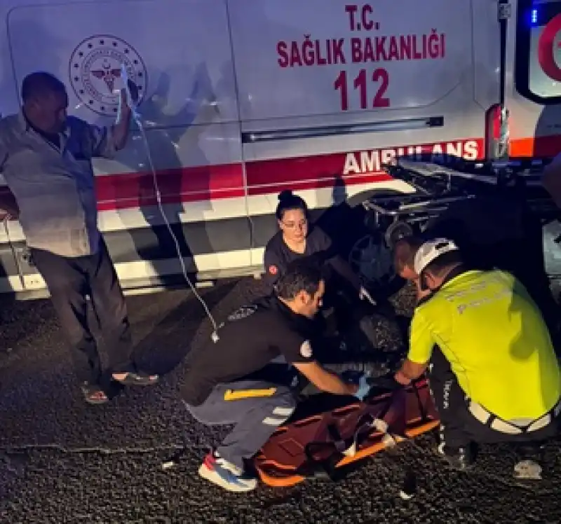 Hatay'da Otomobilin Sepetli Motosiklete çarptığı Kazada 6 Kişi Yaralandı