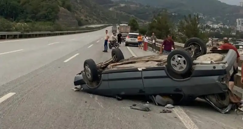 Takla Atan Araçtan 4 Yaralı Kurtuldu!