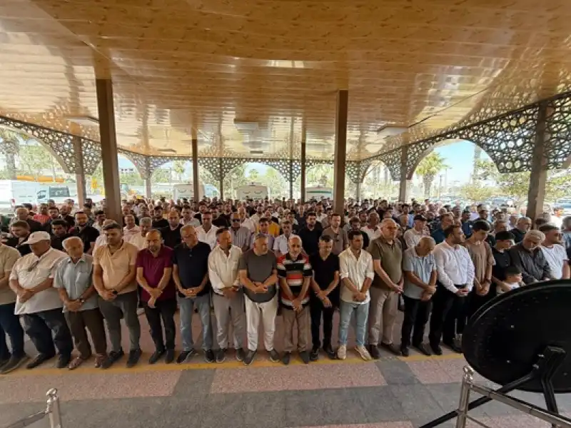Ahmet Bebek’in Oğlu Trafik Kazasında Hayatını Kaybetti