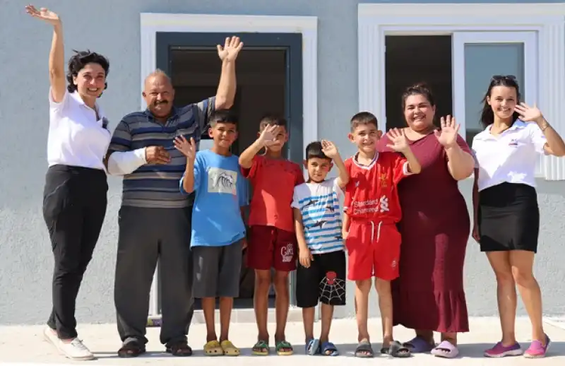 Üvey Kardeşlerine De Annelik Yapan Nuriye'nin Yıkılan Evini Yardımseverler Yaptırdı