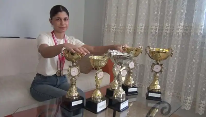 Sokak Ve Bahçelerde Koşarak Dereceye Girdi; Hedefinde Fenerbahçe Ve Olimpiyatlar Var