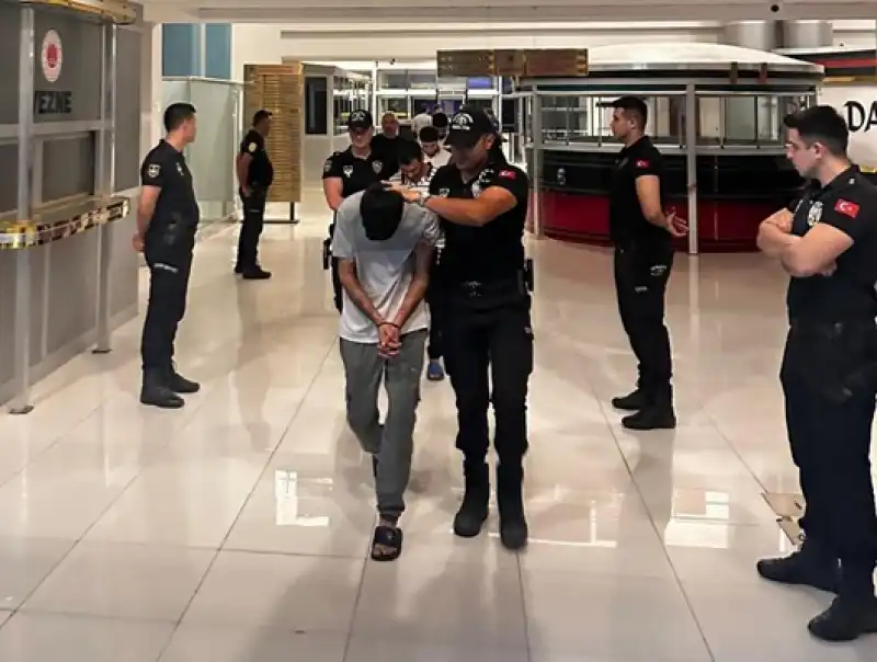 Hatay'da 1 Kişinin Bıçakla Yaralandığı Kavgaya Ilişkin 5 Zanlıdan 4'ü Tutuklandı