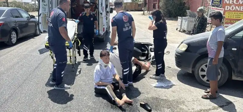 Hatay'da Hafif Ticari Araçla çarpışan Motosikletteki 2 Kişi Yaralandı