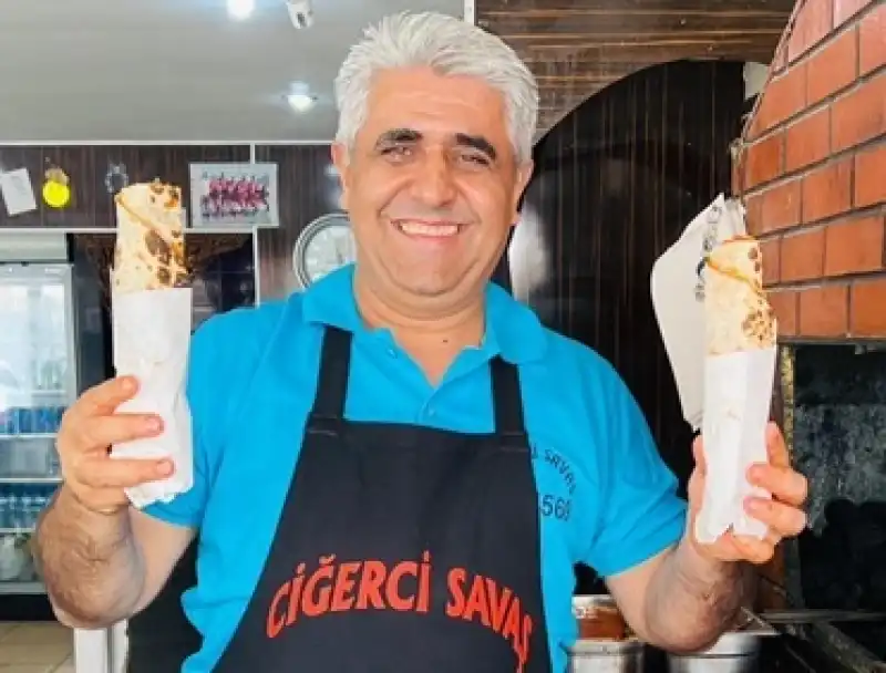 Ciğerci Savaş, 36 Yıldır “Aşk Ciğeri” Lezzetini Yaşatıyor