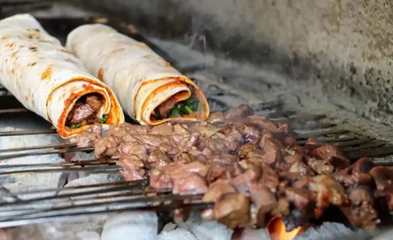 Ciğerci Savaş, 36 Yıldır “Aşk Ciğeri” Lezzetini Yaşatıyor