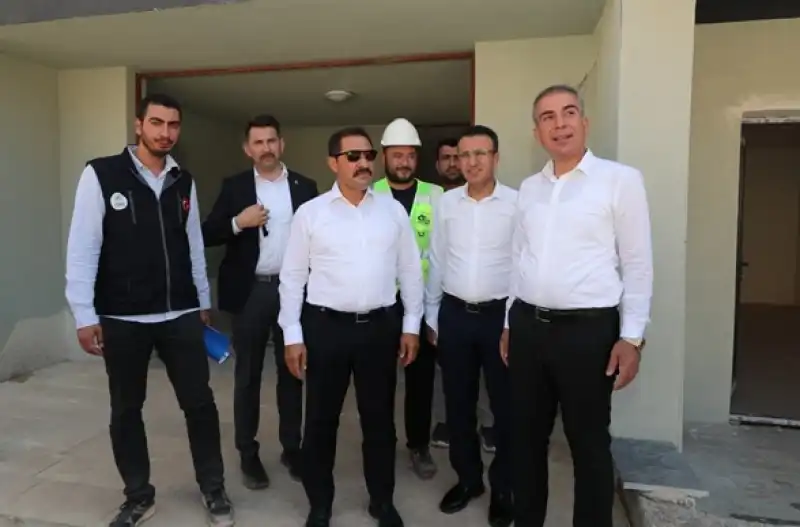 Hatay Kırıkhan'da Afet Konutları Ve Ticaret Merkezlerinin Yapımı Sürüyor