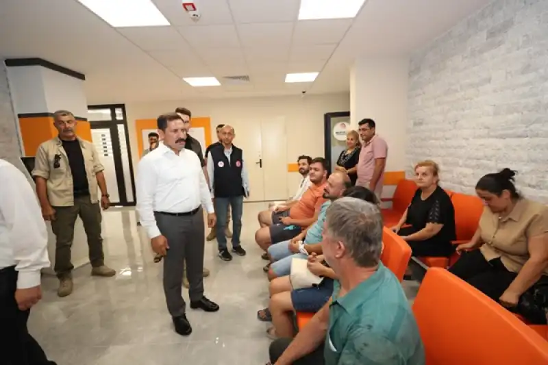 Hatay Valisi Masatlı Samandağ'da Hizmete Giren Hükümet Konağı'nı Inceledi