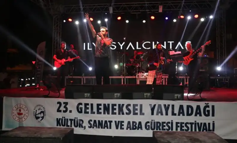 Şarkıcı İlyas Yalçıntaş Hatay Yayladağ'da Konser Verdi