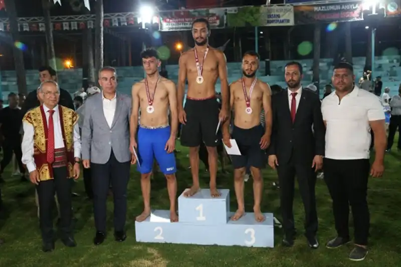 Uluslararası Aba Güreşi Şampiyonası'nın Başpehlivanı Enes Bandırma Oldu