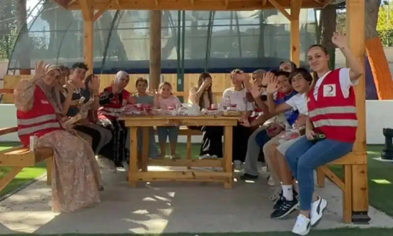 Türk Kızılay Hatay Şubesi Afetzede çocuklara Moral Etkinliği Düzenledi