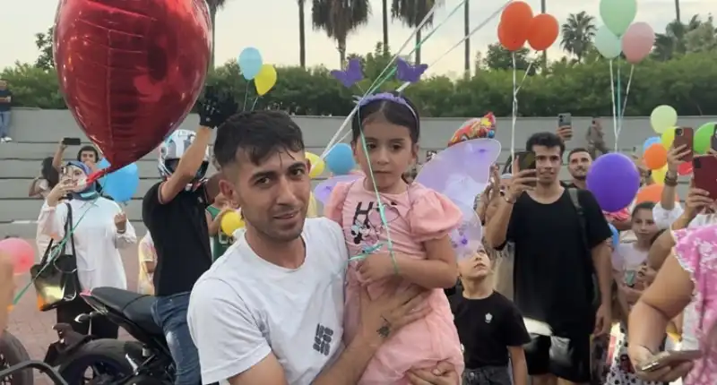 Hatay'da 5 Yaşındaki Yağmur Için Gökyüzüne Balonlar Bırakıldı