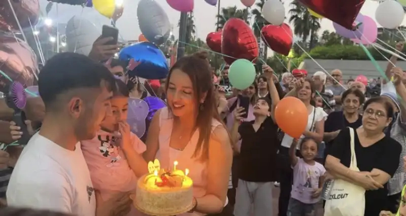 Hatay'da 5 Yaşındaki Yağmur Için Gökyüzüne Balonlar Bırakıldı