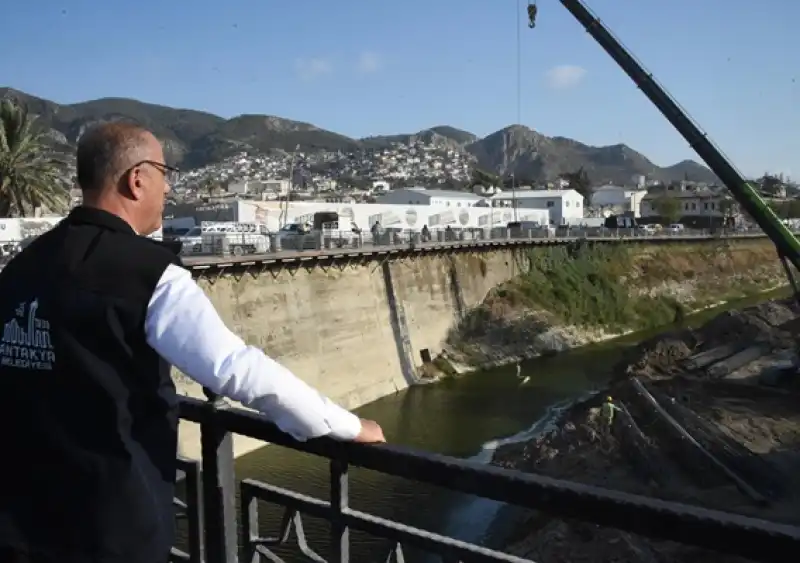 Başkan Yapar, Asi Nehri’ndeki çalışmaları Inceledi
