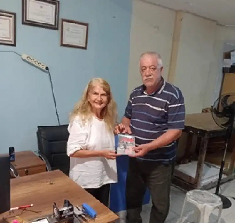 Şahiye Say’ın Yayınladığı Depremde Yıkılan Yaşam Adlı Kitabı Kalaycıoğlu’na Hediye Etti 