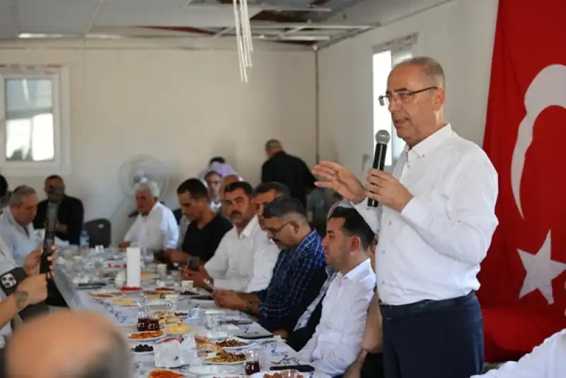 Başkan Yapar, Dikmece Mahallesi’nde Muhtarlarla Bir Araya Geldi