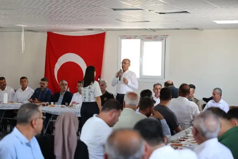 Başkan Yapar, Dikmece Mahallesi’nde Muhtarlarla Bir Araya Geldi