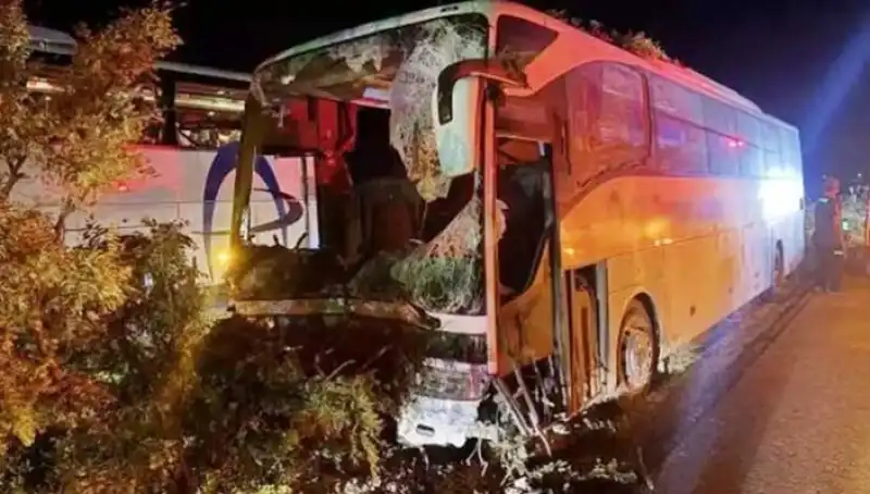 Hatay’dan Giresun’a Giden Yolcu Otobüsü Kaza Yaptı; 1 Ölü, 13 Yaralı!