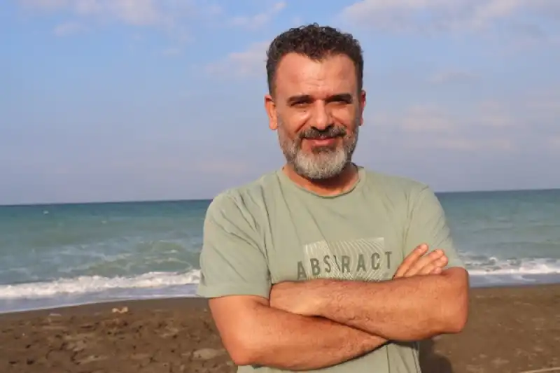 Hatay Samandağ'da Yumurtalarından çıkan Kaplumbağa Yavruları Denizle Buluştu