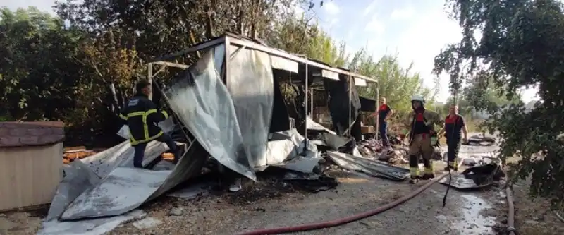 Hatay Samandağ'da Konteynerde çıkan Yangın Söndürüldü