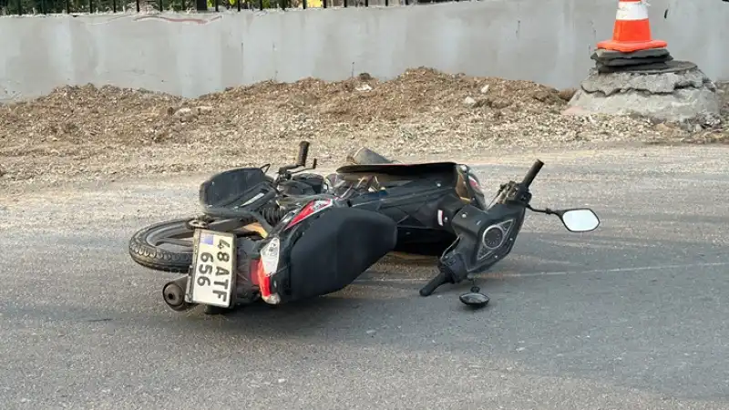 Hatay'da Trafik Kazasında Otobüsün Altına Savrulan Kişi öldü