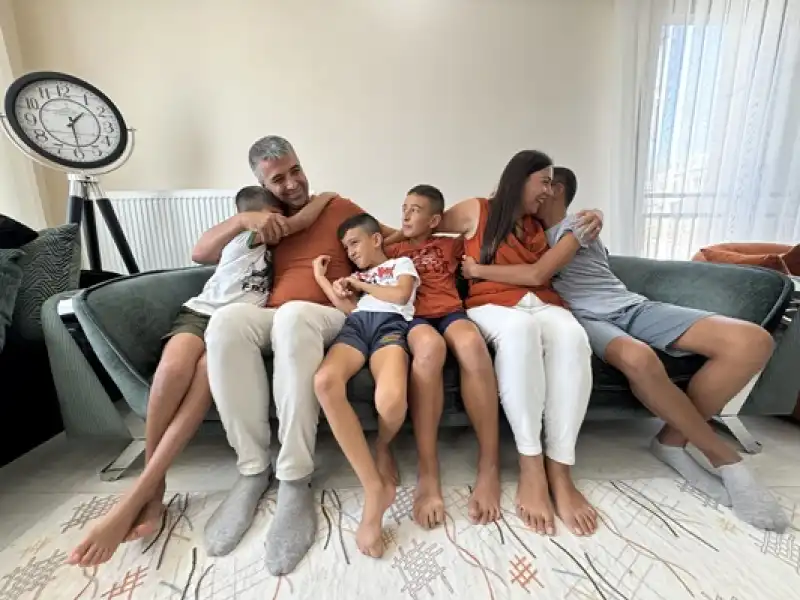 Koruyucu Ailelikle Evlat Sayısını 4'e çıkaran Depremzede çift Yeni Evine Kavuştu