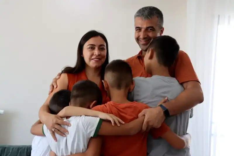 Koruyucu Ailelikle Evlat Sayısını 4'e çıkaran Depremzede çift Yeni Evine Kavuştu