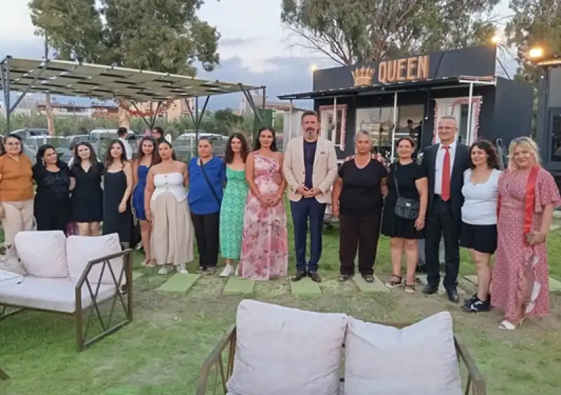 Arsuz’da Queen Kafe Hizmete Açıldı