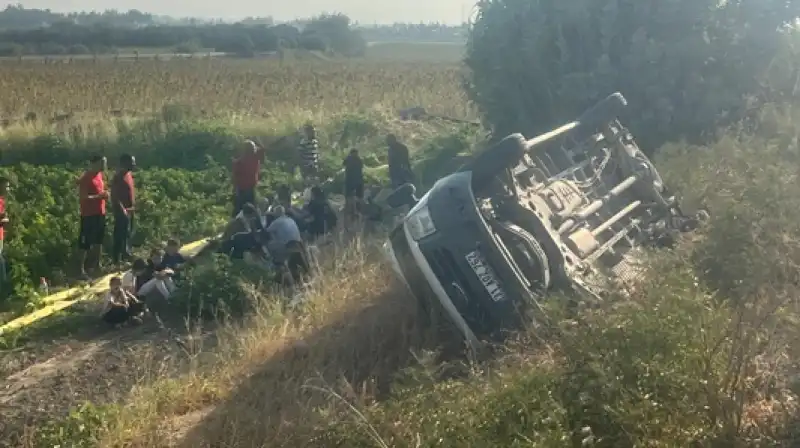 Hatay'da Devrilen Minibüsteki 13 Kişi Yaralandı