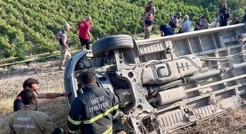 Rehabilitasyon Merkezi Öğrencilerini Taşıyan Araç Devrildi; 13 Yaralı