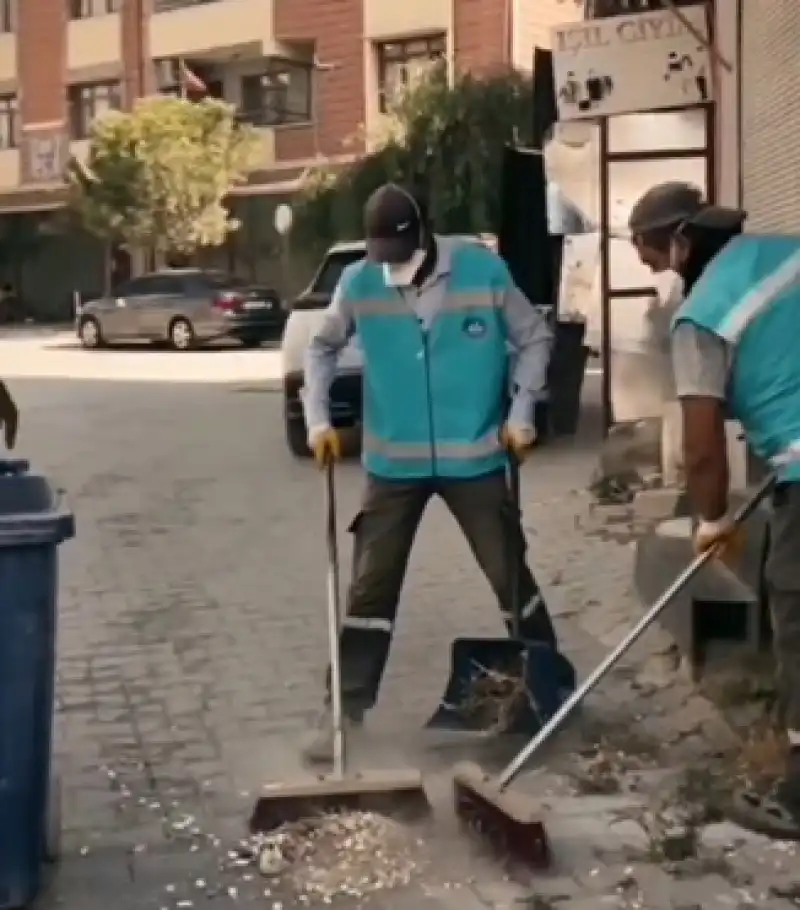 Mahallelerde Kapsamlı Temizlik çalışmaları Devam Ediyor
