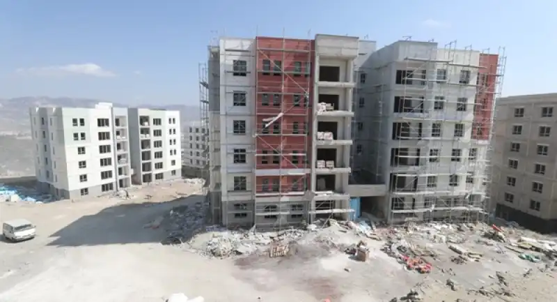 Hatay Defne'de Afet Konutları Ve Ticaret Merkezlerinin Yapımı Sürüyor