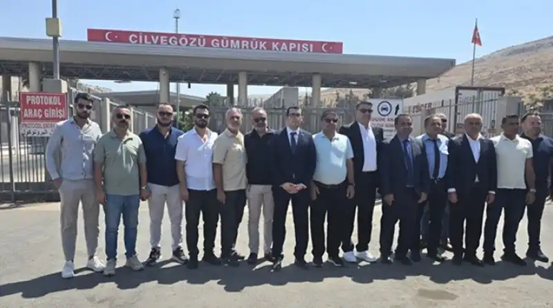 Türk TIR’ları 14 Yıl Aradan Sonra Suriye’ye Direkt Taşımalara Başladı!