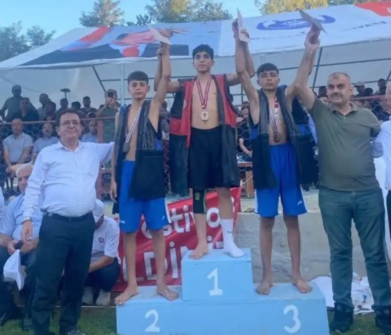 Uyan Ailesinin Pehlivanları Yetişiyor