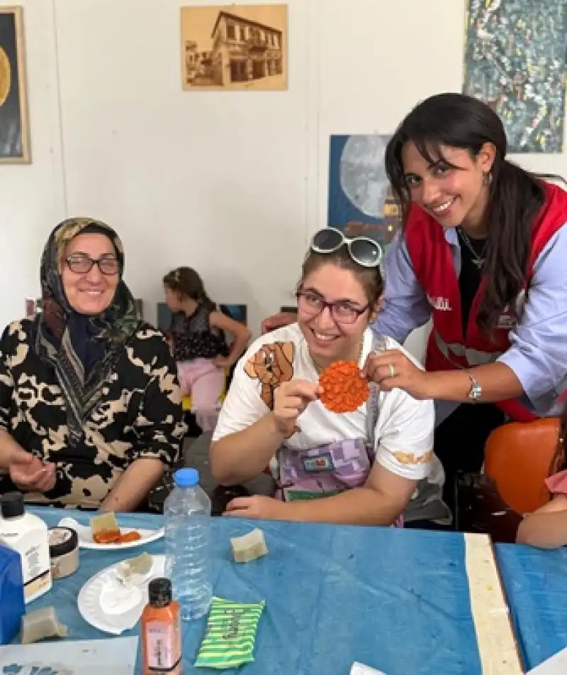 Eller Boya, Yüzler Gülücük: Engelsiz Kızılay Hatay’dan Anlamlı Buluşma