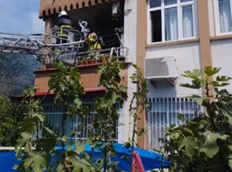 Erzin Ilçesinde Evde çıkan Yangın Söndürüldü 