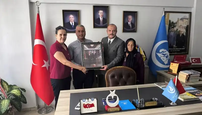 Muhtarlardan Hatay Ülkü Ocağına Ziyaret