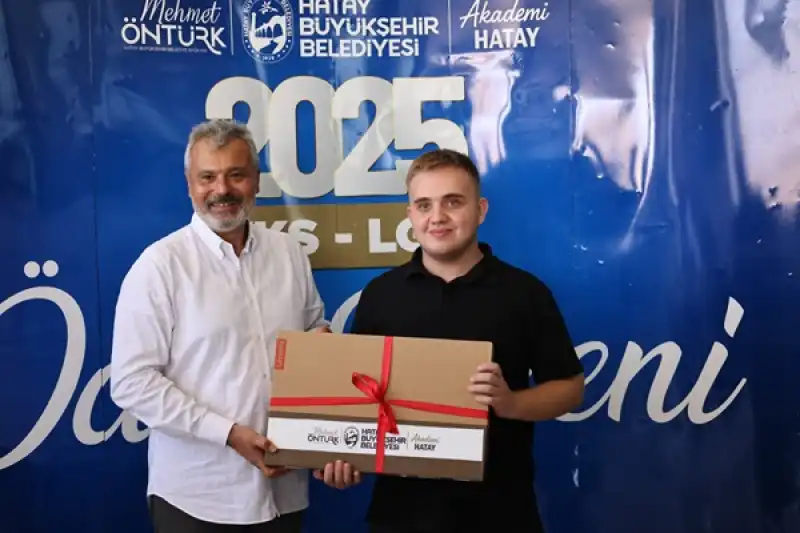 Başkan Öntürk, Dereceye Giren öğrencileri ödüllendirdi