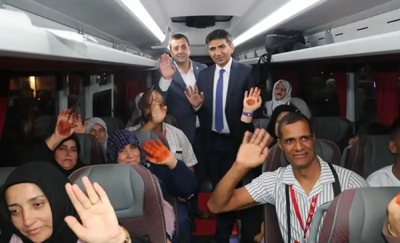 Hatay'da 94 Engelli Vatandaş Umreye Uğurlandı