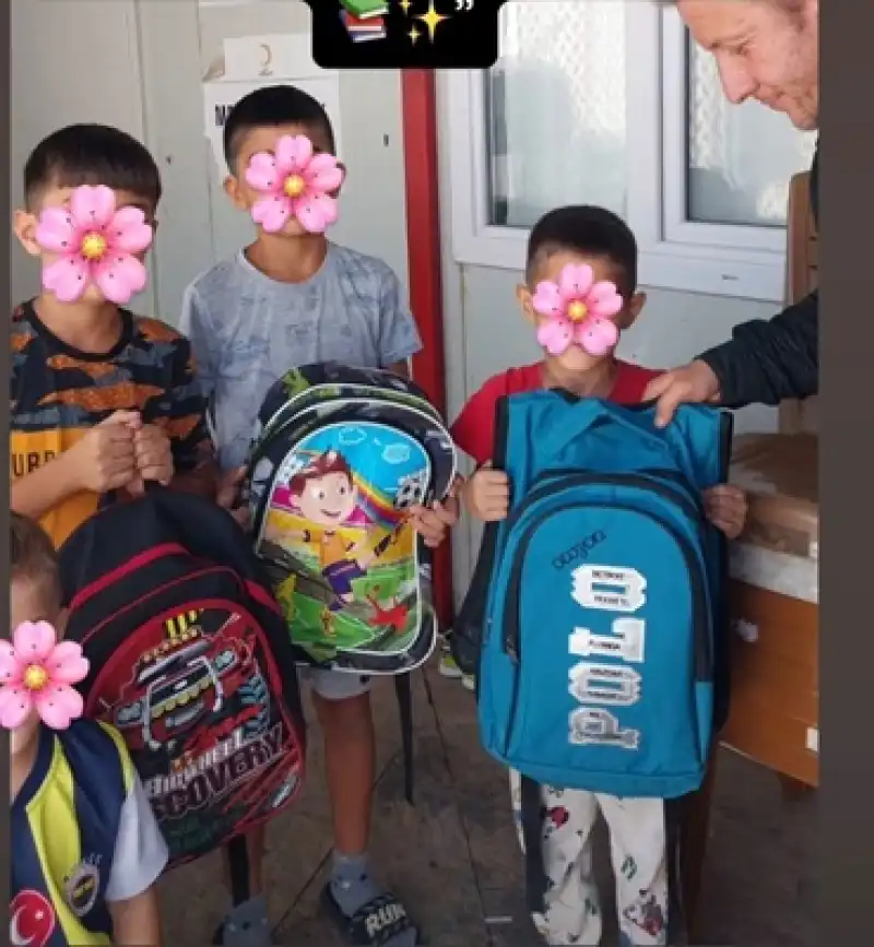 Depremzedelerin Ablası Minik Kalplere Umut Taşıyor